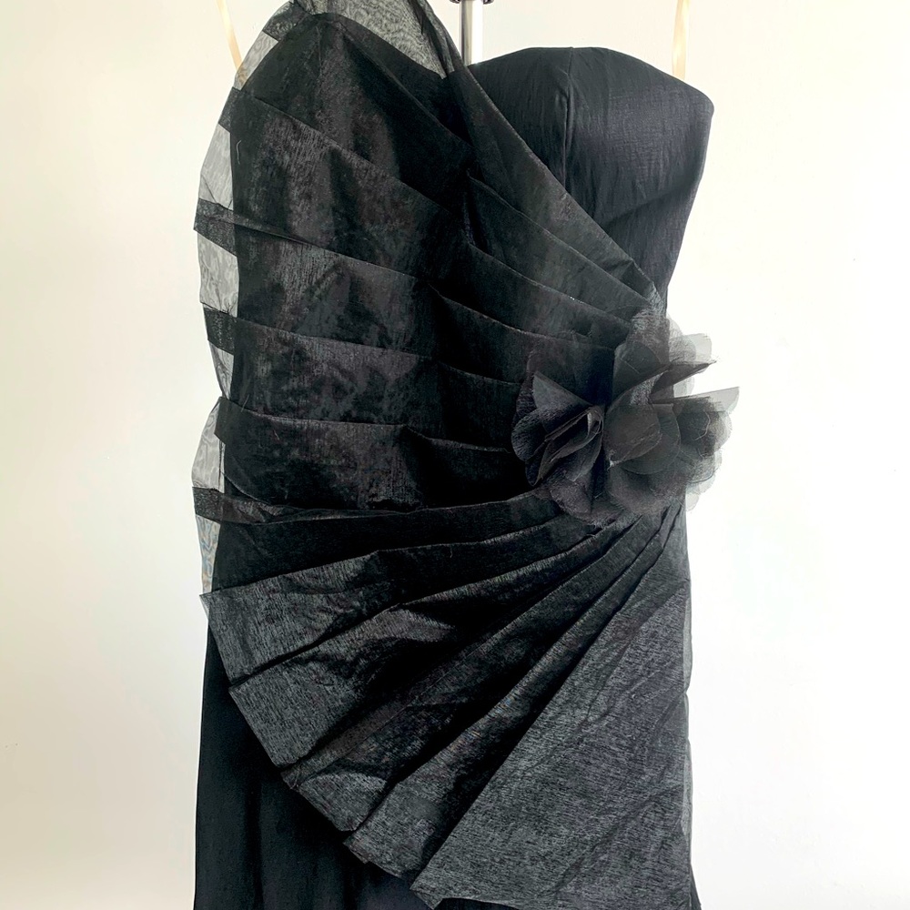 Daisy Short Formal Dress in Black